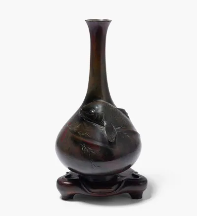 Schuler Auktionen AG - Kleine Langhalsvase