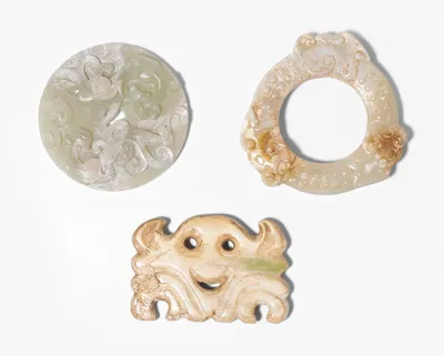 Schuler Auktionen AG - Lot: 3 Jade-Schnitzereien