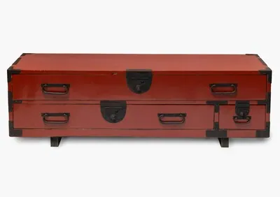 Schuler Auktionen AG - Niedrige Kommode