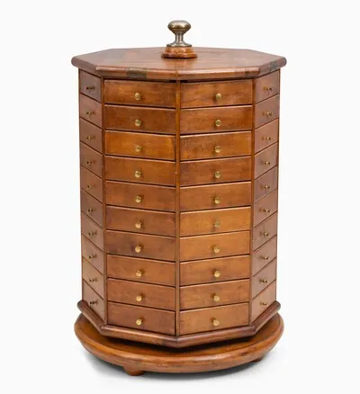 Schuler Auktionen AG - Schubladenmöbel "Layette Noa"