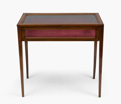 Schuler Auktionen AG - Tischvitrine