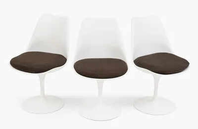 Schuler Auktionen AG - Eero Saarinen, Serie von 6 Stühlen "Tulip"