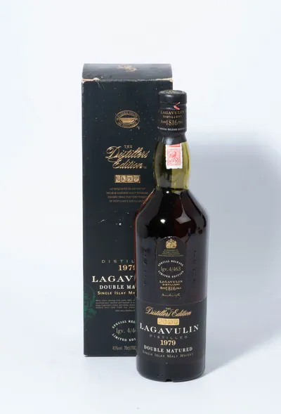 Schuler Auktionen AG - Lagavulin The Distillers Edition 18 Year Old, 1979