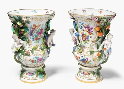 Schuler Auktionen AG - Meissen, 1 Paar Prunkvasen