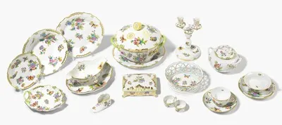 Schuler Auktionen AG - Herend, Tafelservice "Victoria avec bord doré"