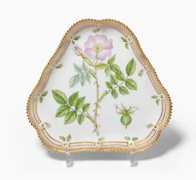 Schuler Auktionen AG - Royal Copenhagen, "Flora Danica", Schale