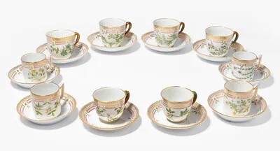 Schuler Auktionen AG - Royal Copenhagen, "Flora Danica", 10 Tassen mit Untertassen