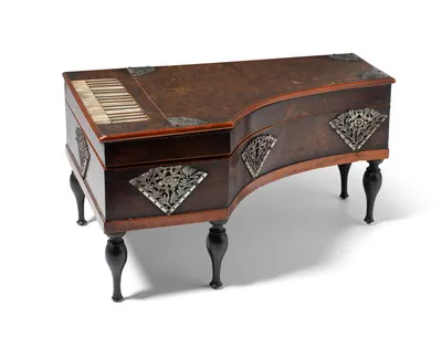 Schuler Auktionen AG - Nähschatulle mit Zylinder-Musikwerk, Frankreich um 1840