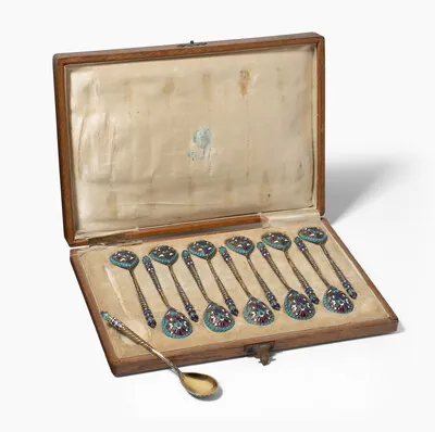 Schuler Auktionen AG - Set: 12 Zierlöffel, Moskau um 1880