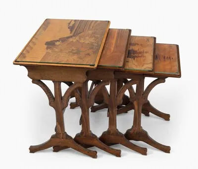 Schuler Auktionen AG - Etablissement Gallé, 4 Satztische