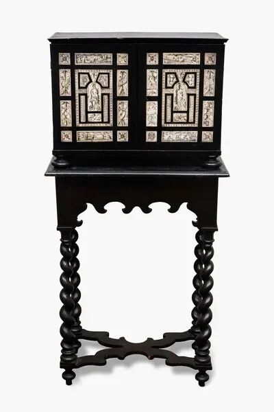 Schuler Auktionen AG - Kleiner Kabinettschrank