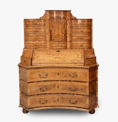 Schuler Auktionen AG - Sekretär mit Tabernakelaufsatz