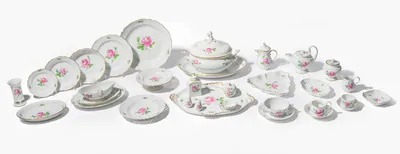 Schuler Auktionen AG - Meissen, Tafel- und Kaffeeservice "Rote Rose"