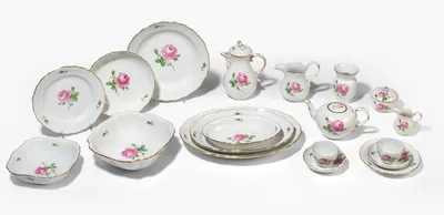 Schuler Auktionen AG - Meissen, Kaffee-, Tee- und Tafelservice "Rote Rose"