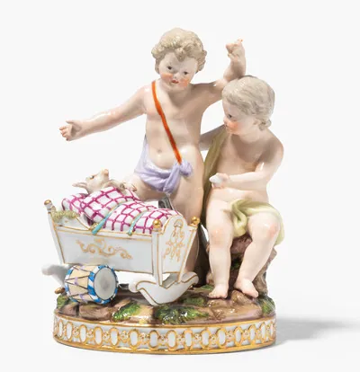 Schuler Auktionen AG - Meissen, Figurengruppe "Kindergruppe mit Lamm in Wiege"