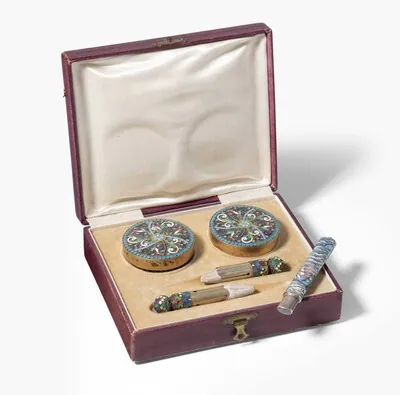 Schuler Auktionen AG - Toiletten-Set in Etui, St. Petersburg um 1900