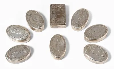 Schuler Auktionen AG - Lot: 8 Regiments-Tabakdosen, 1978 / 79 