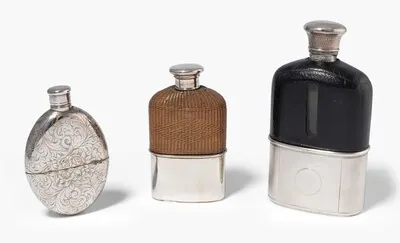 Schuler Auktionen AG - Lot: 3 Flachmänner, London 1869 –1875