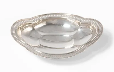 Schuler Auktionen AG - Fussschale, Zürich 1850–70