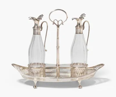 Schuler Auktionen AG - Menage, London, 1892. 