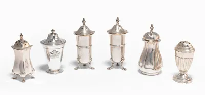 Schuler Auktionen AG - Lot: 6 kl. Streuer, England 19./20.Jh.