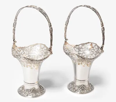 Schuler Auktionen AG - 1 Paar Henkelkörbchen, London 1912