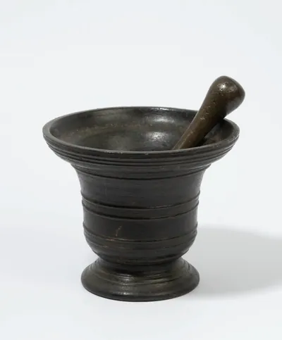 Schuler Auktionen AG - Bronzemörser mit Pistill