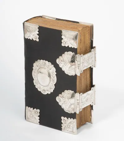 Schuler Auktionen AG - Hamburger Gesangbuch mit Silberbeschlägen