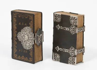 Schuler Auktionen AG - 2 Gebetbücher mit Silberbeschlägen