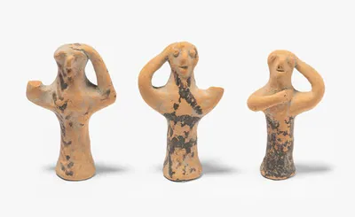 Schuler Auktionen AG - Lot: 3 kleine Tonfiguren