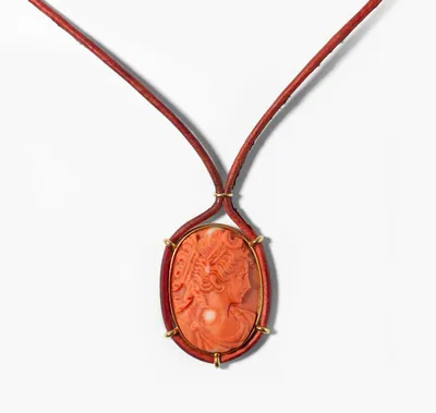 Schuler Auktionen AG - Korallen-Anhänger