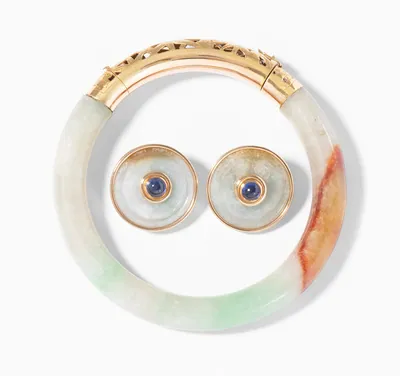 Schuler Auktionen AG - Set: Jade Armreif und Ohrclips