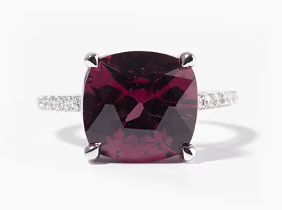 Schuler Auktionen AG - Rhodolith-Brillant-Ring