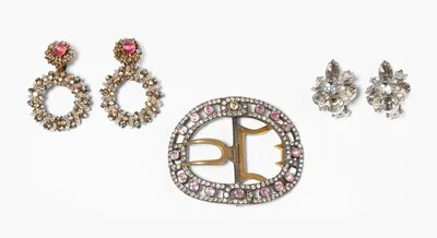 Schuler Auktionen AG - Miriam Haskell und Eisenberg, 2 Paar Ohrclips und Gürtelschnalle