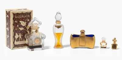 Schuler Auktionen AG - Baccarat für Guerlain, 3 Parfumflakons "L'Heure Bleue" und "Coque d'Or"