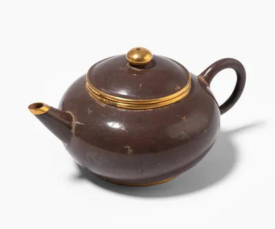 Schuler Auktionen AG - Wasserpolierte Yixing-Teekanne, Shuimo hu