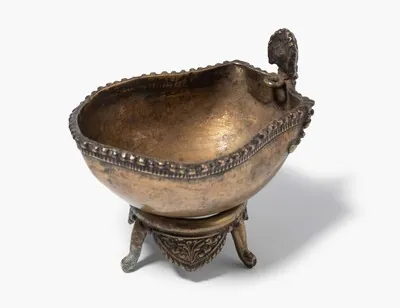 Schuler Auktionen AG - Kapala mit Ständer