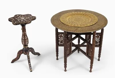 Schuler Auktionen AG - Lot: 2 Beistelltische