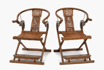 Schuler Auktionen AG - 1 Paar Quanyi-Klappstühle