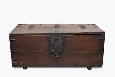 Schuler Auktionen AG - Truhe