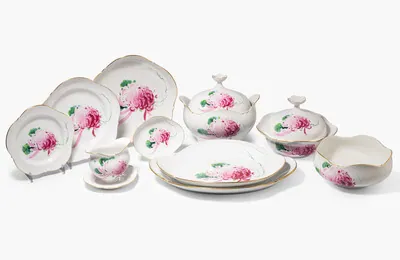 Schuler Auktionen AG - Meissen, Kaffee- und Tafelservice "Chrysantheme"