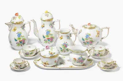 Schuler Auktionen AG - Herend, Kaffee-/Teeservice "Victoria avec bord doré"