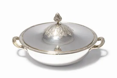 Schuler Auktionen AG - Deckelterrine, Wien um 1900