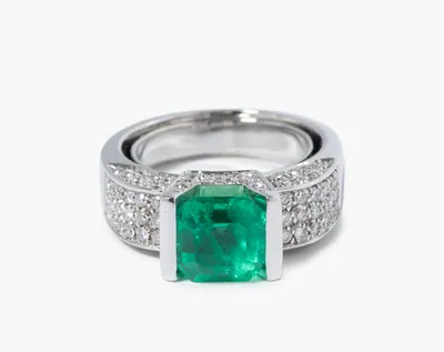 Schuler Auktionen AG - Smaragd-Brillant-Ring