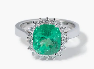 Schuler Auktionen AG - Smaragd-Brillant-Ring