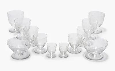 Schuler Auktionen AG - Baccarat, Gläserserviceteile, 2 Karaffen und 1 Krug "Lulli"