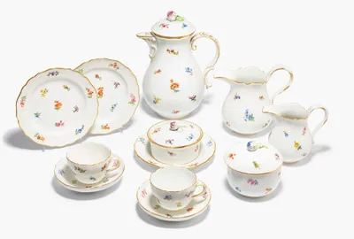 Schuler Auktionen AG - Meissen, Kaffeeserviceteile "Streublumen"