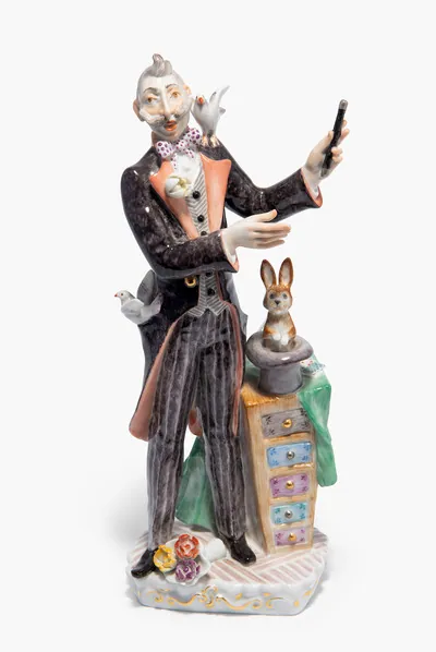 Schuler Auktionen AG - Meissen, Figur "Zirkus Zauberkünstler"