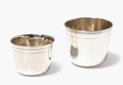 Schuler Auktionen AG - Lot: 2 Kleiner Becher, Frankreich, 17./18.Jh. 