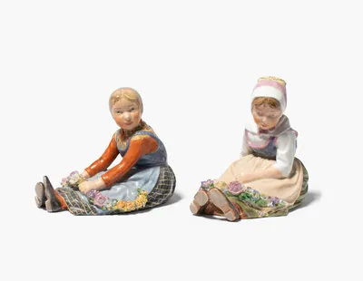 Schuler Auktionen AG - Royal Copenhagen, 2 Figuren Seelandmädchen "Jylland" und "Sjalland"